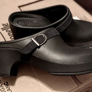Black clogs crocs brand